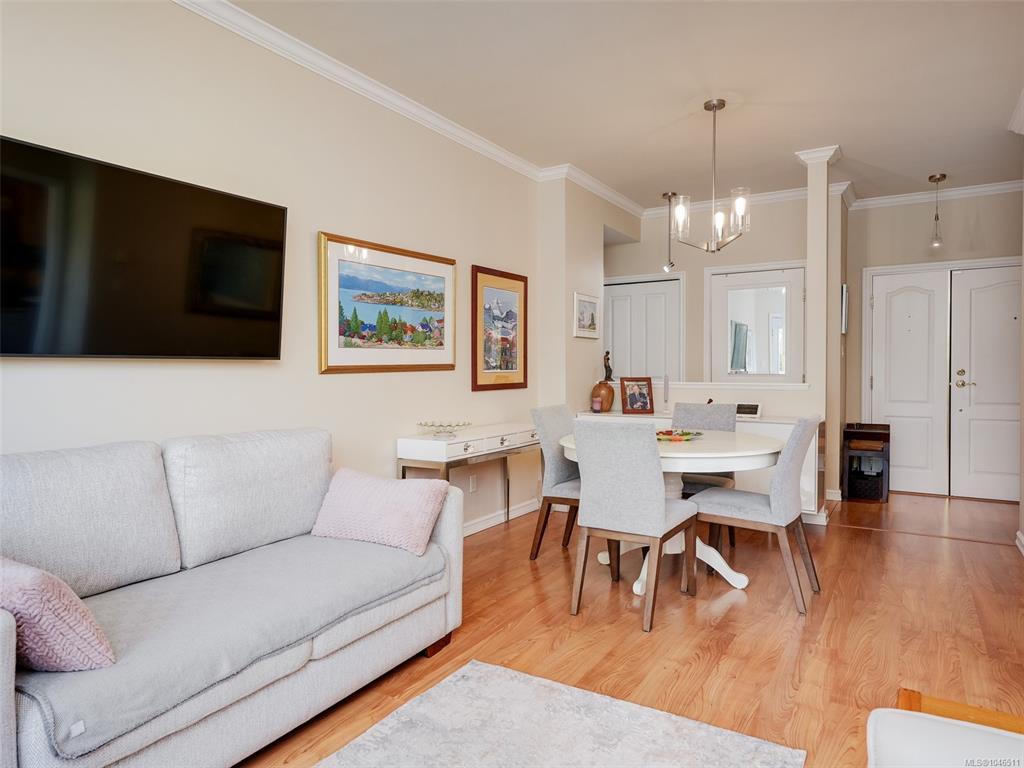 Fourth View of 165 Kimta Rd, Victoria, BC, V9A 7P1