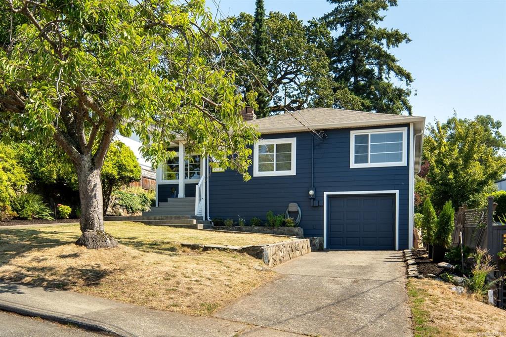 Third View of 3155 Mars St, Victoria, BC, V8X 1B9