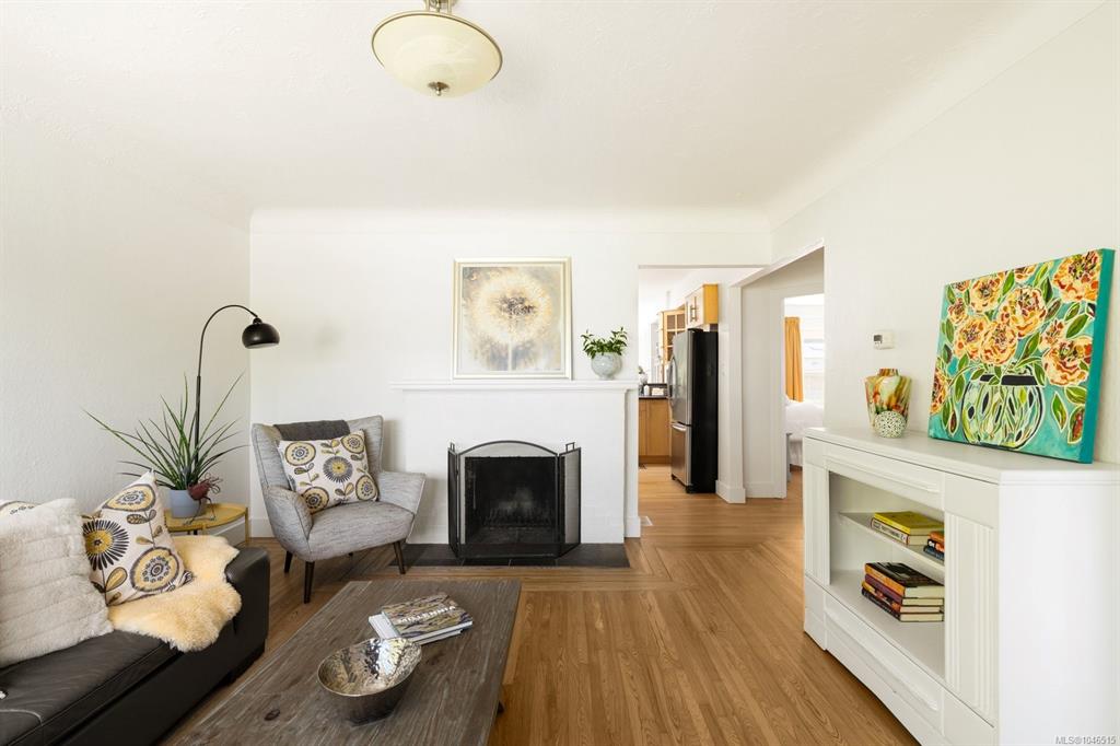 Fifth View of 3155 Mars St, Victoria, BC, V8X 1B9
