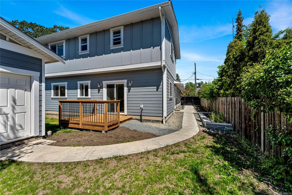 Fifth View of 1689 Kisber Ave, Saanich, BC, V8P 2W5