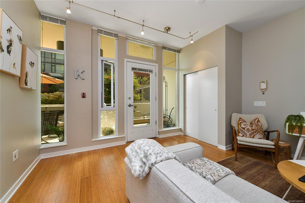 Fifth View of 373 Tyee Rd, Balance, Victoria, BC, V9A 0B3