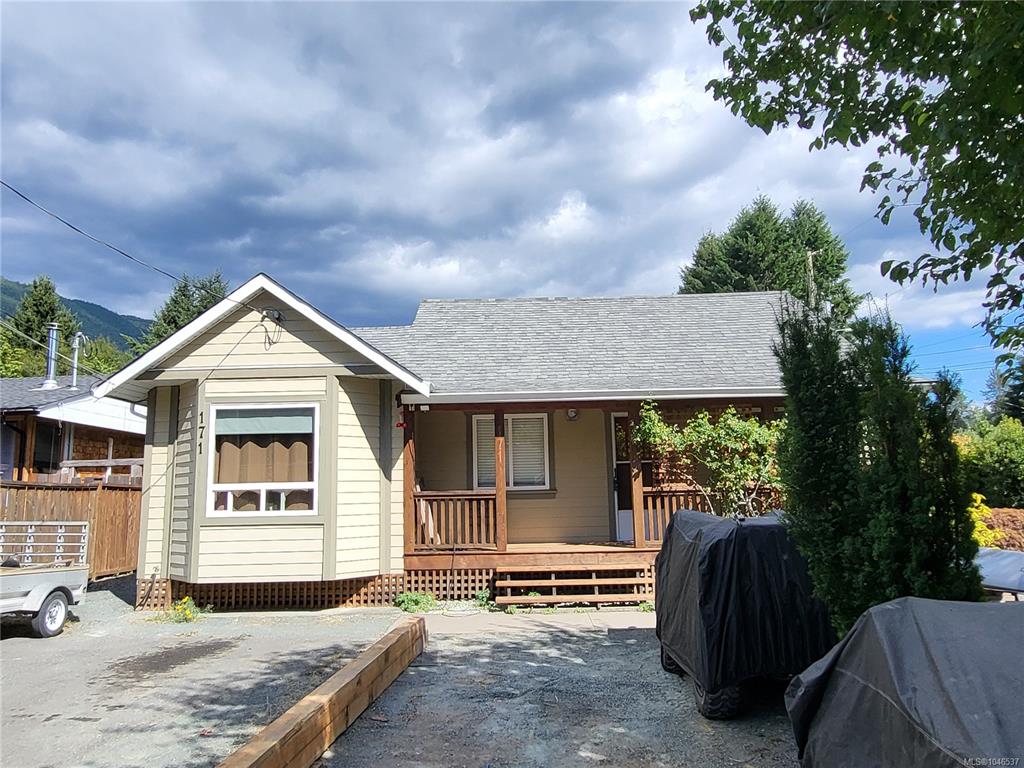Third View of 171 Macdonald Rd, Lake Cowichan, BC, V0R 2G0