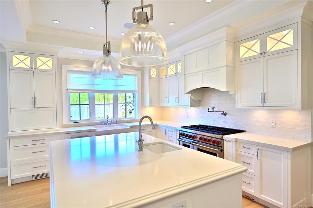 Third View of 2777 Dewdney Ave, Oak Bay, BC, V8R 3M3
