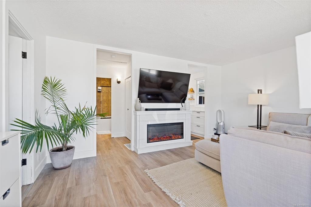 Third View of 1143 Lockley Rd, Esquimalt, BC, V9A 4S5