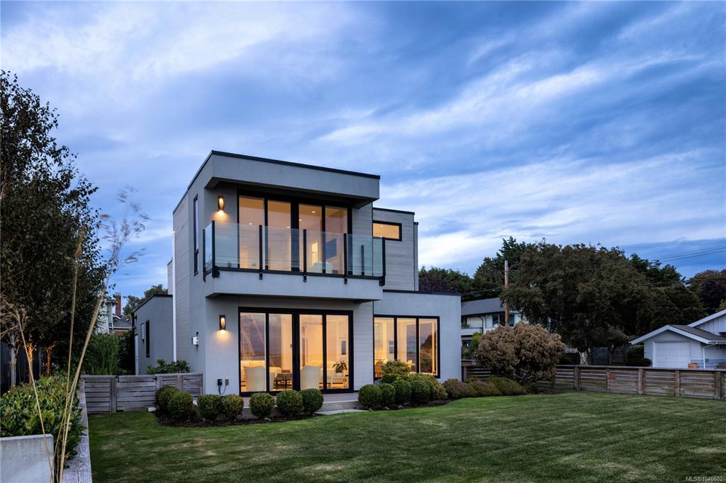 Fourth View of 430 St Patrick St, Oak Bay, BC, V8S 4X3