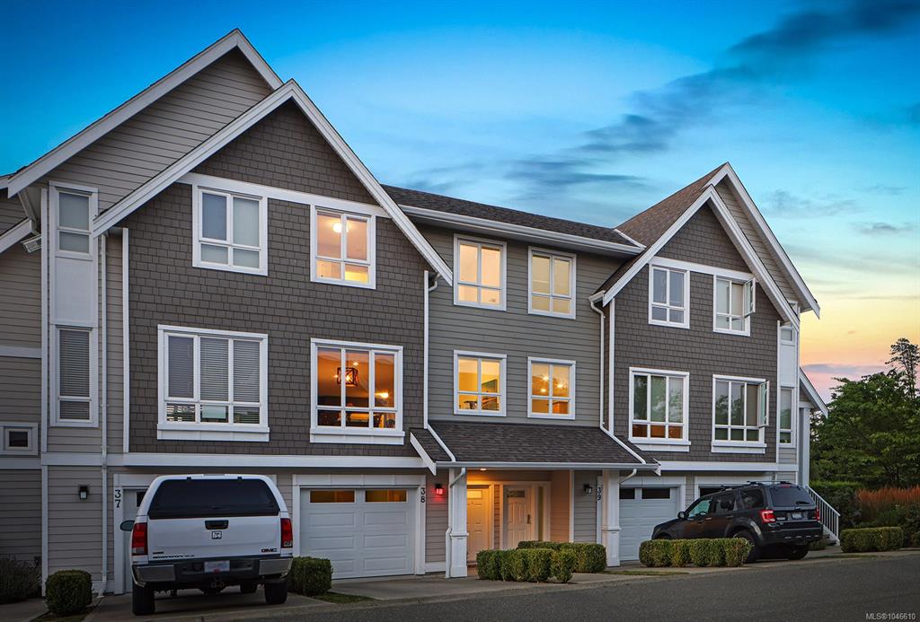700 Lancaster Way, 1046610, BC,