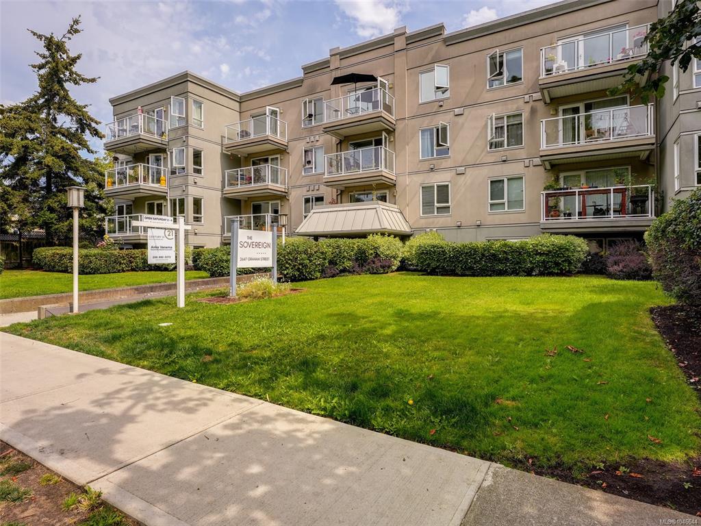 Second View of 2647 Graham St, Victoria, BC, V8T 3Y8