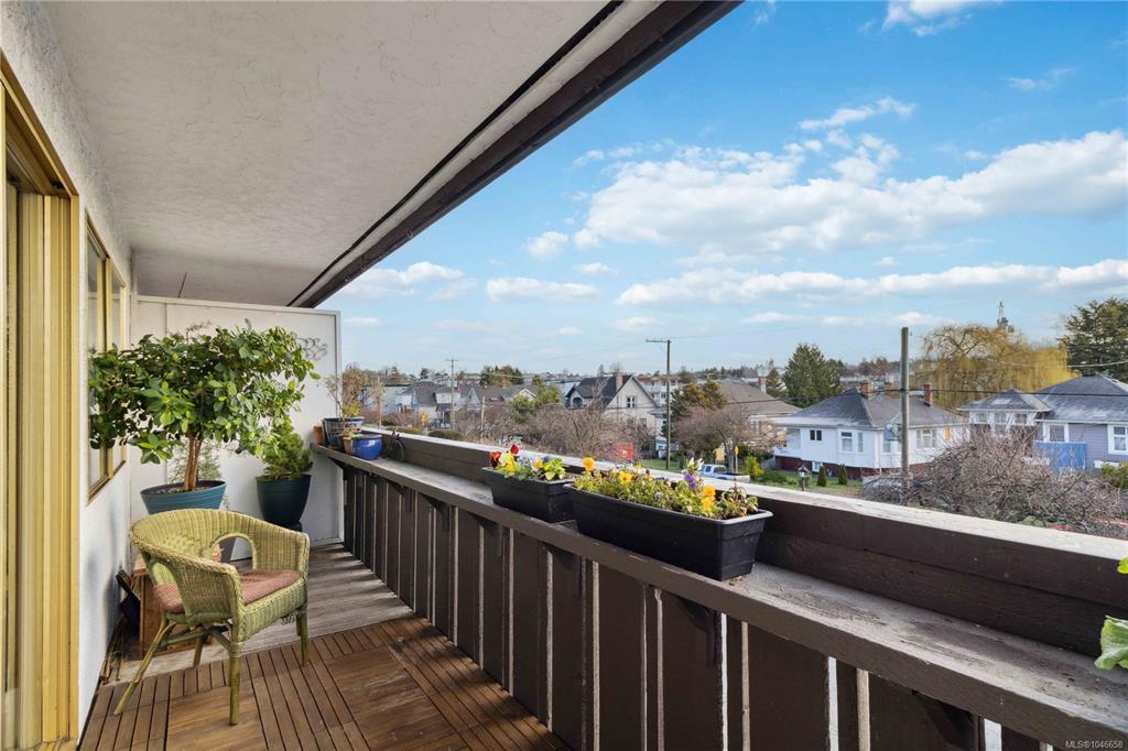 Fifth View of 964 Heywood Ave, Villa Royale, Victoria, BC, V8V 2Y5
