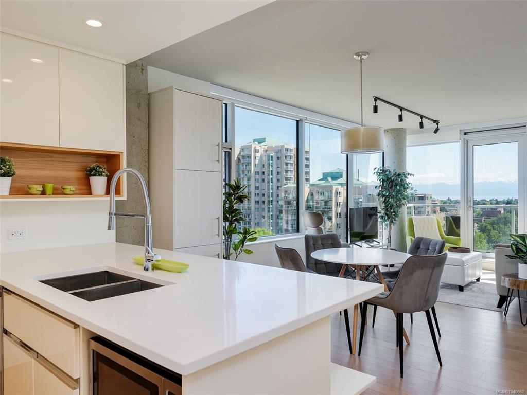 Fifth View of 989 Johnson St, Victoria, BC, V8V 0E3