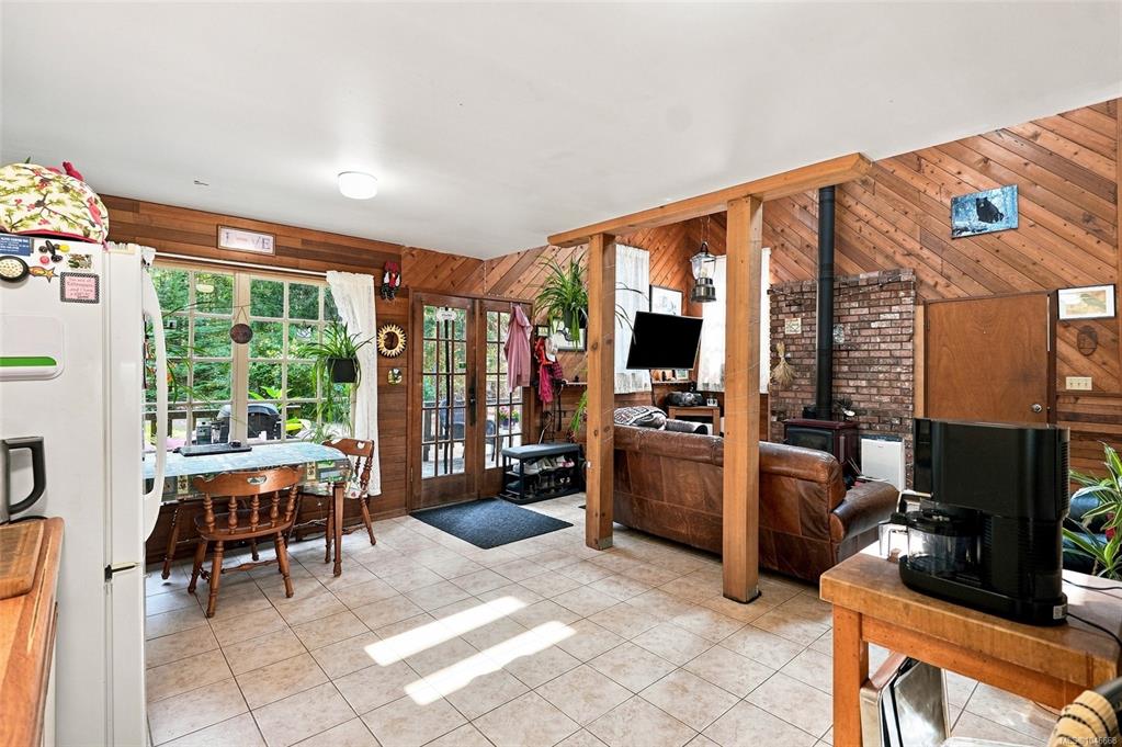 Fifth View of 2101 Parkway Pl, Errington, BC, V0R 1V0