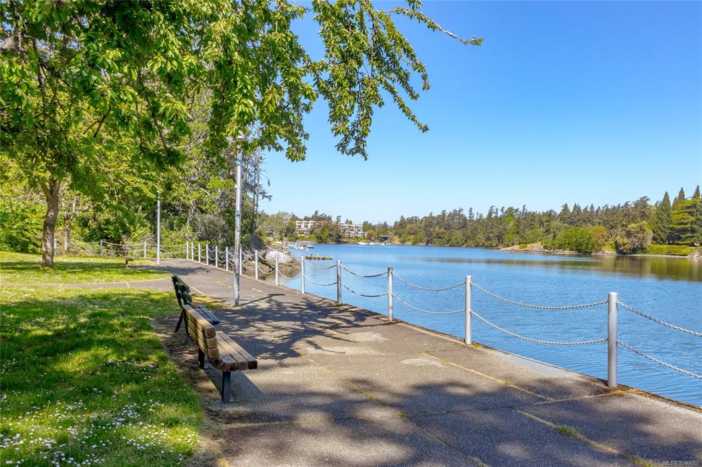 Fifth View of 1216 Styles St, Victoria, BC, V9A 3Z5