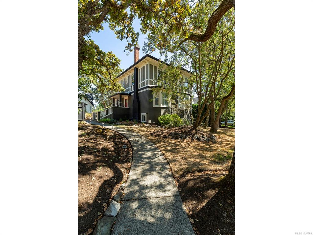 Third View of 1391 Victoria Ave, Oak Bay, BC, V8S 4P4