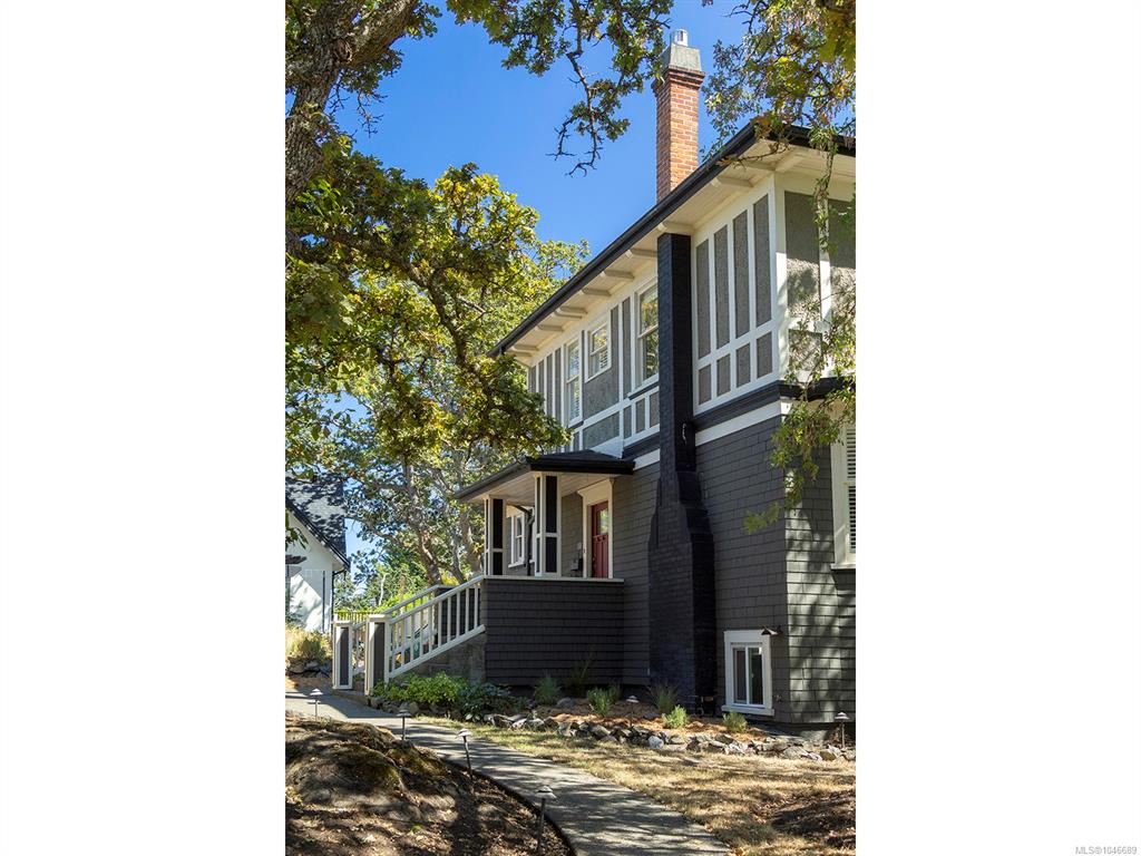 Fourth View of 1391 Victoria Ave, Oak Bay, BC, V8S 4P4