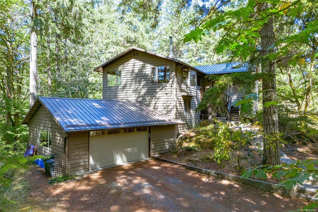 Third View of 100 Viaduct Ave W, Saanich, BC, V9E 1J3