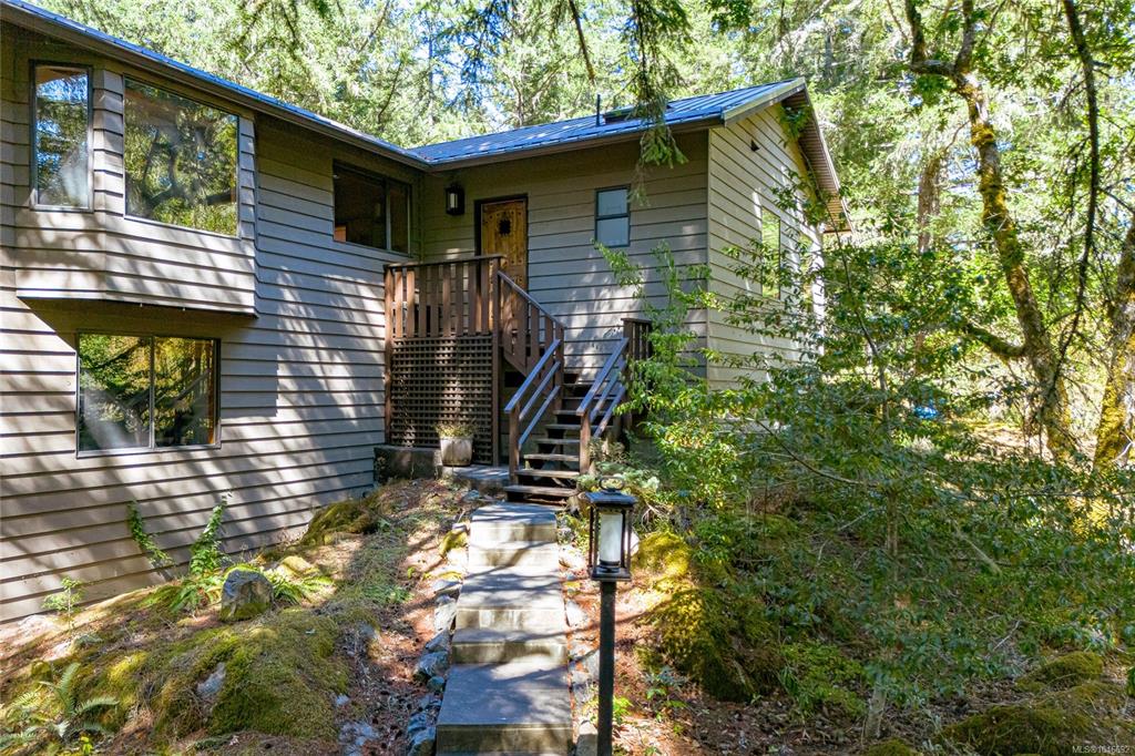 Fourth View of 100 Viaduct Ave W, Saanich, BC, V9E 1J3