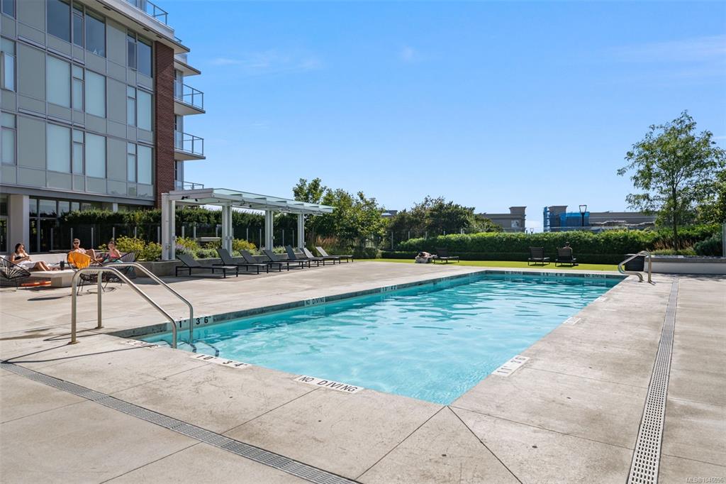 Fourth View of 60 Saghalie Rd, Victoria, BC, V9A 0B8