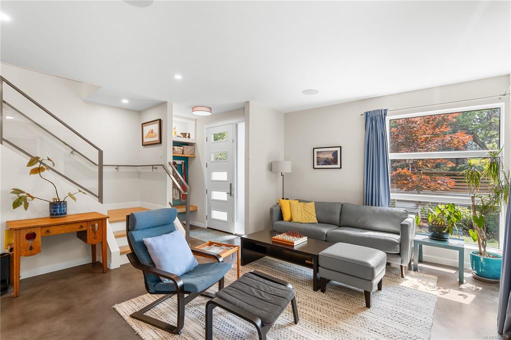Fifth View of 1704 Coronation Ave, Victoria, BC, V8R 1X2