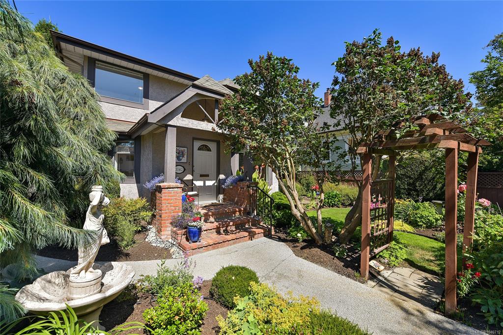 Third View of 1142 Chapman St, Victoria, BC, V8V 2T6