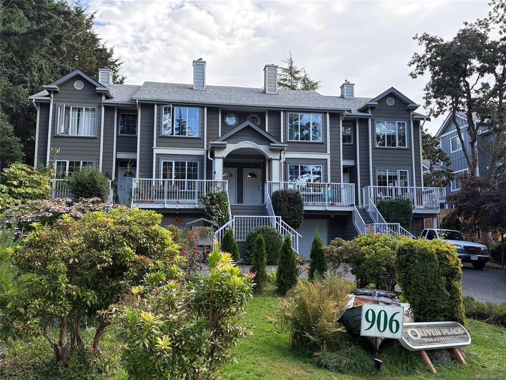 Third View of 906 Admirals Rd, Esquimalt, BC, V9A 2P4