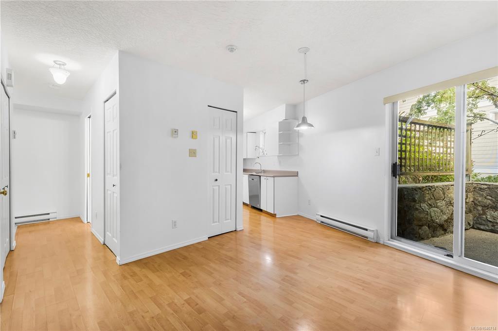 Fifth View of 3255 Rutledge St, The Courtyard, Saanich, BC, V8X 1N6