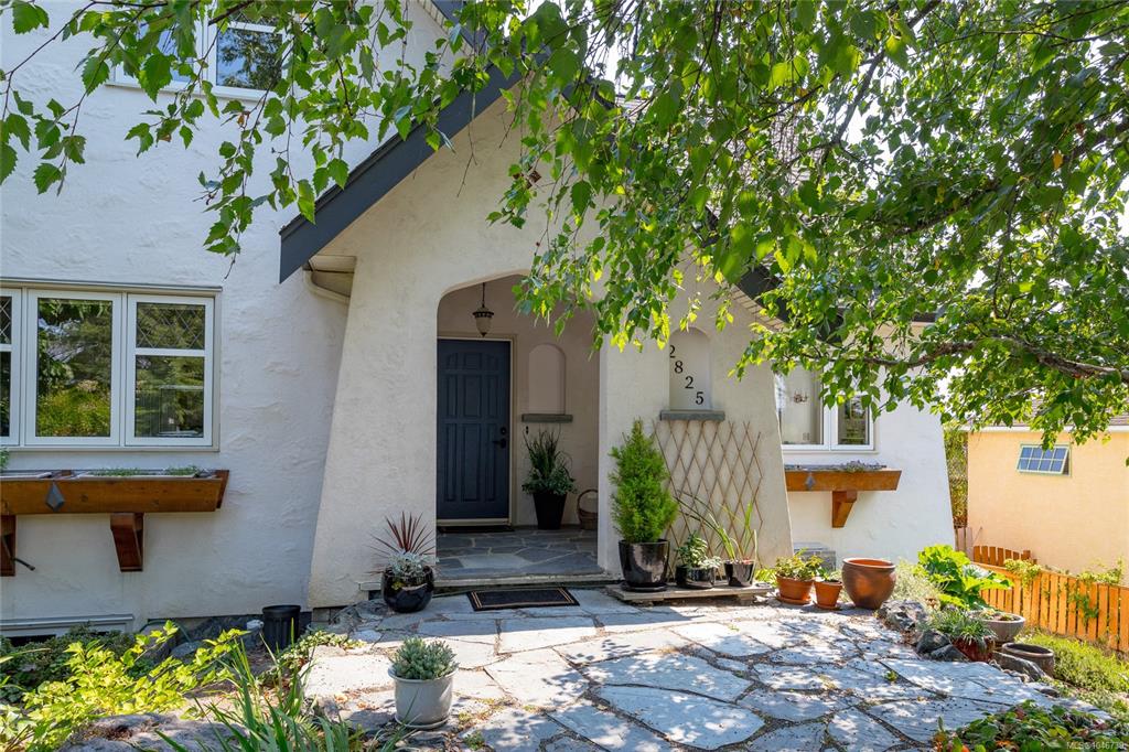 Third View of 2825 Austin Ave, Saanich, BC, V9A 2K8