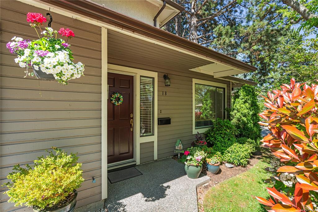 Third View of 1309 Mckenzie Ave, Saanich, BC, V8P 2M1