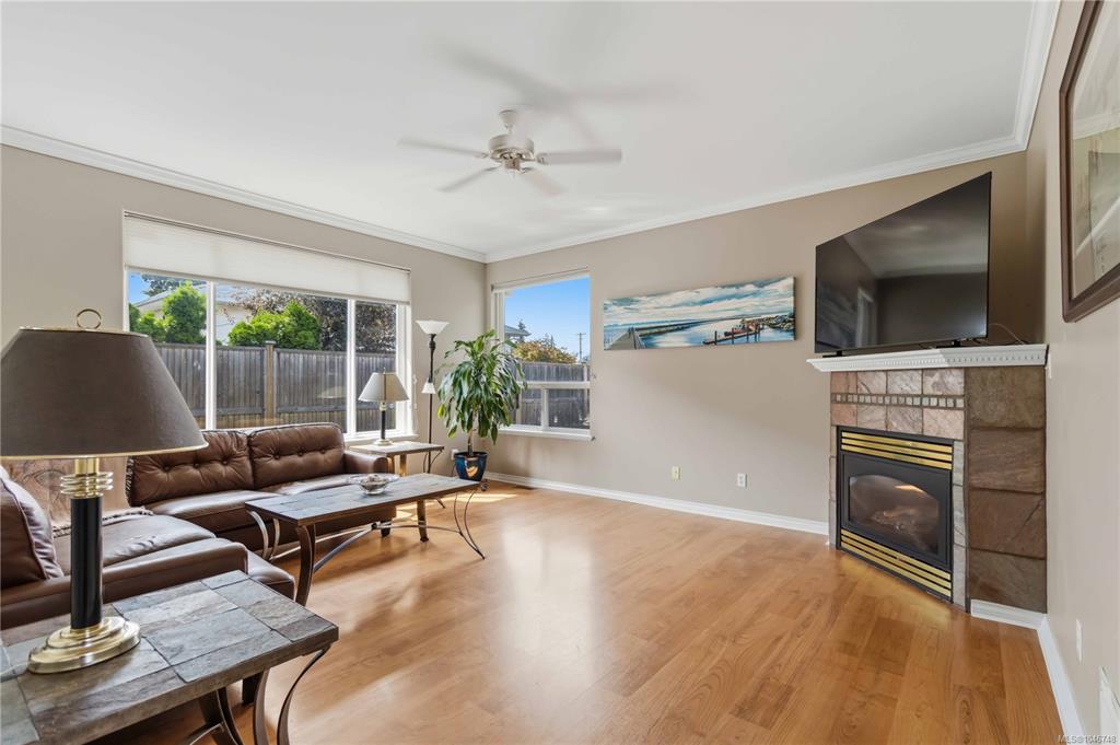 Third View of 1101 Berkeley Pl, Saanich, BC, V8X 2G2