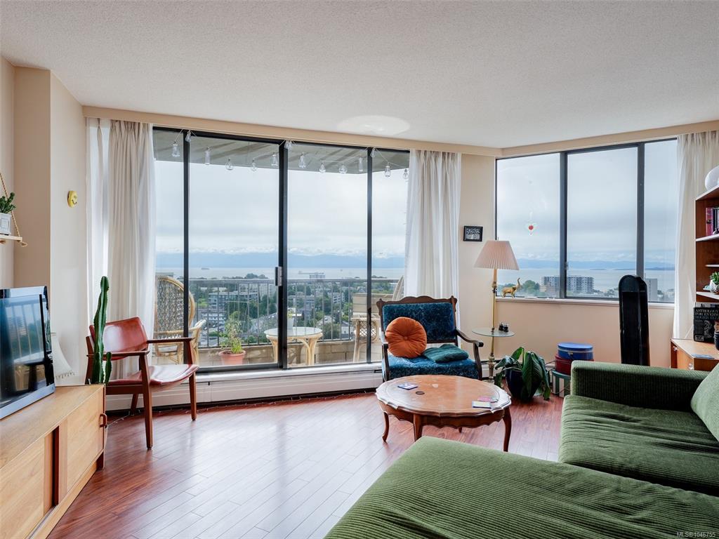 Third View of 620 Toronto St, Victoria, BC, V8V 1P7