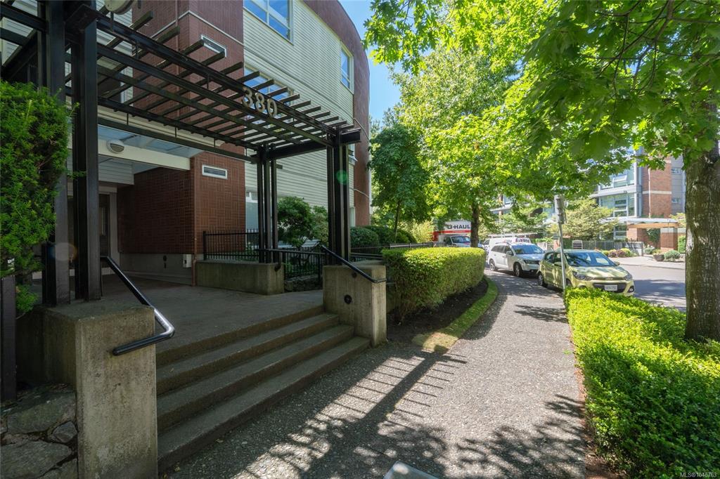 Third View of 380 Waterfront Cres, Victoria, BC, V8T 5K3