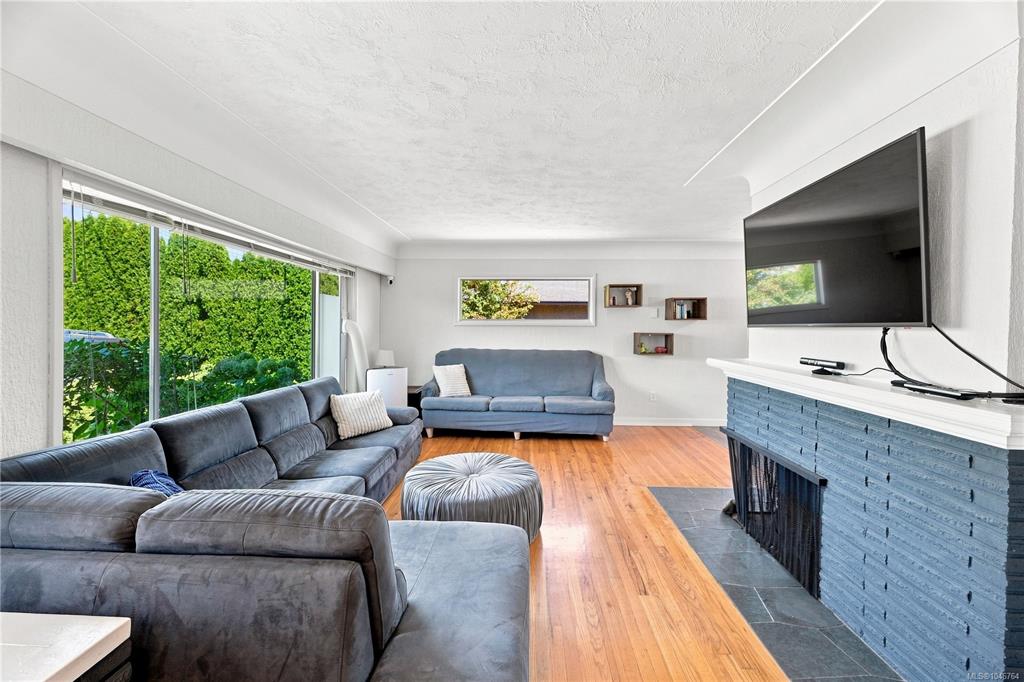 Fourth View of 503 Whiteside St, Saanich, BC, V8Z 1Y3