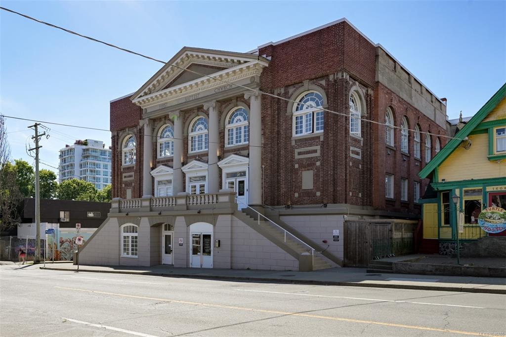 Second View of 1602 Quadra St, The Palladian, Victoria, BC, V8W 2L4
