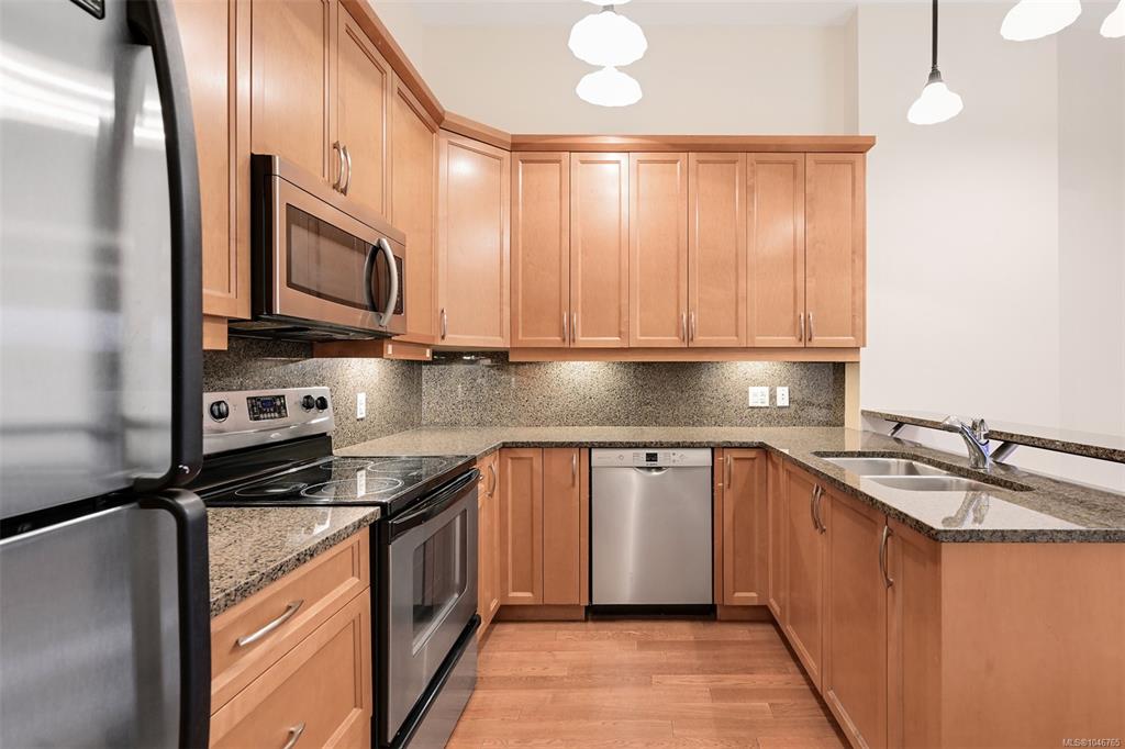 Fifth View of 1602 Quadra St, The Palladian, Victoria, BC, V8W 2L4