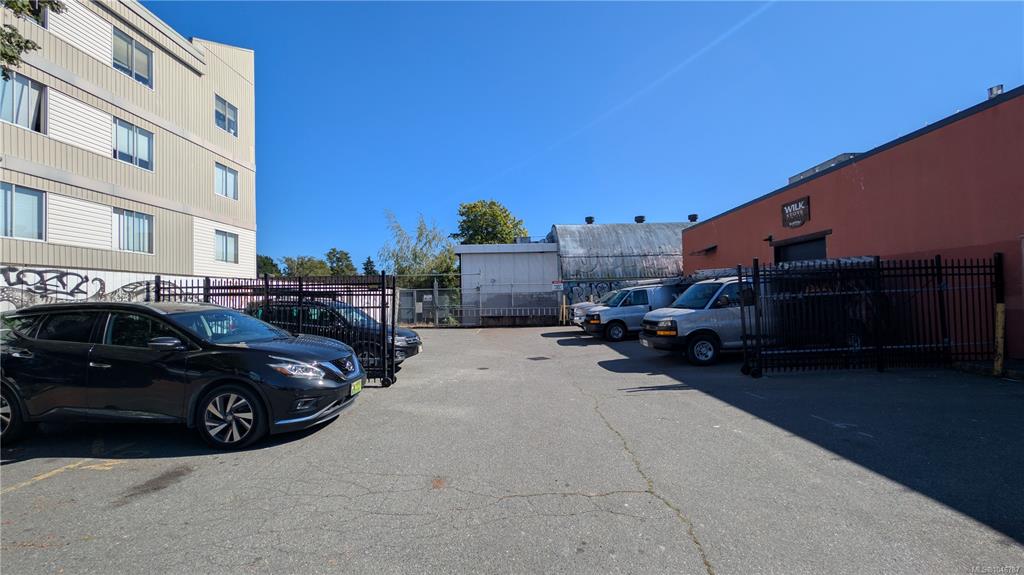 Third View of 1019 Hillside Ave, Victoria, BC, V8T 2A3