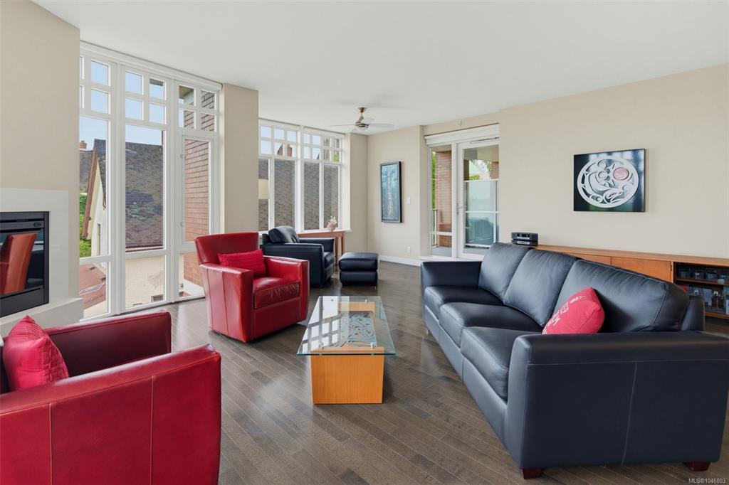 Third View of 999 Burdett Ave, The Chelsea, Victoria, BC, V8V 3G7