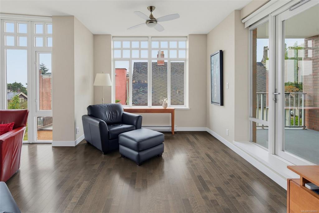 Fourth View of 999 Burdett Ave, The Chelsea, Victoria, BC, V8V 3G7