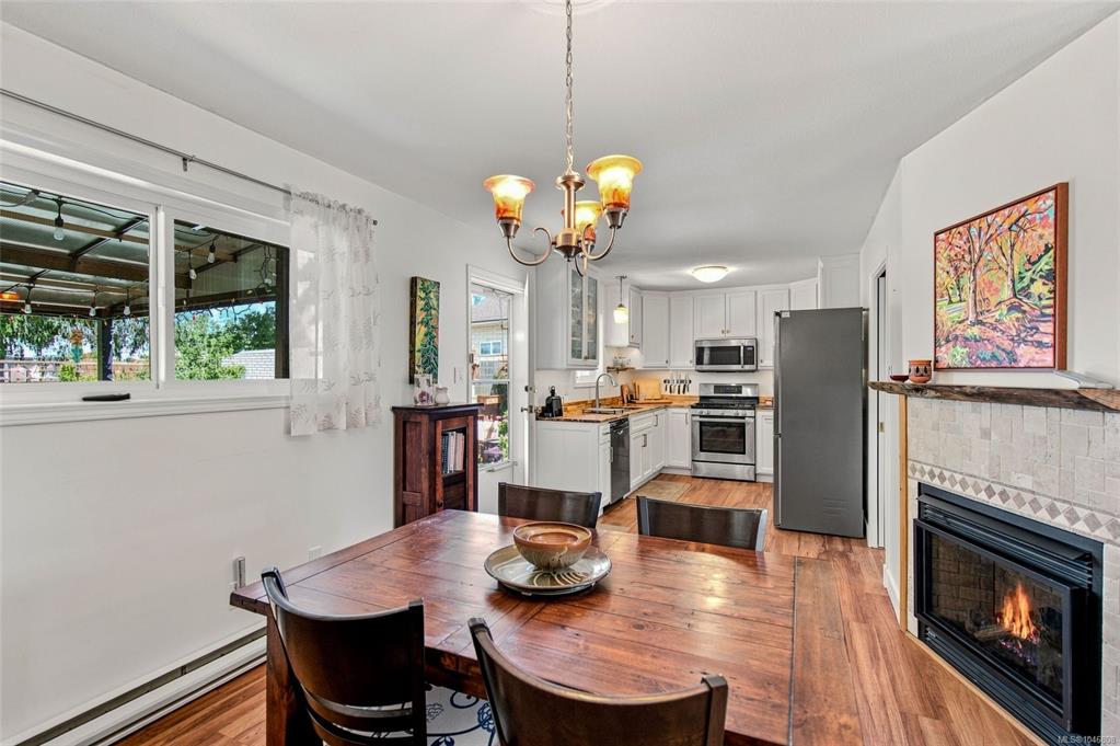 Fourth View of 701 Ermineskin Ave, Parksville, BC, V9P 2L4