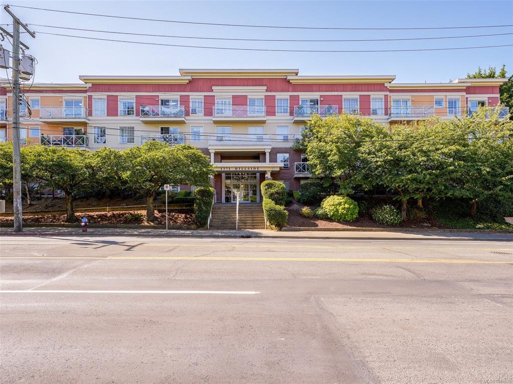1371 Hillside Ave, 1046810, BC,