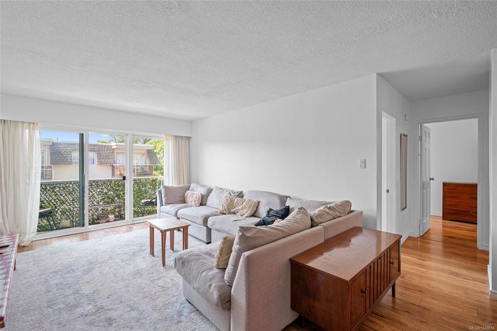 Fifth View of 1116 Queens Ave, Victoria, BC, V8T 1M9