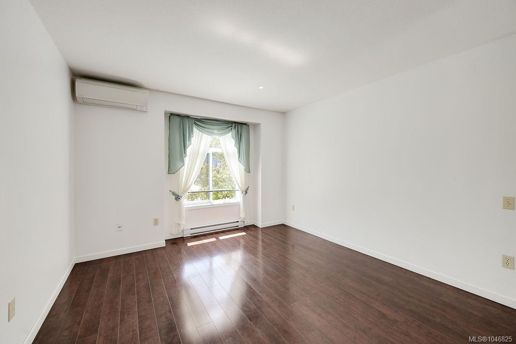 Fifth View of 10471 Resthaven Dr, Cottonwood Close, Sidney, BC, V8L 3H6