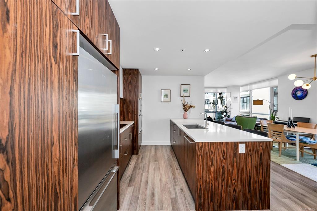 Third View of 838 Broughton St, Victoria, BC, V8W 1E4