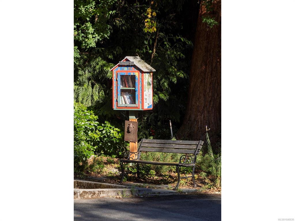 Fifth View of 2018 Romney Rd, Victoria, BC, V8S 4J7