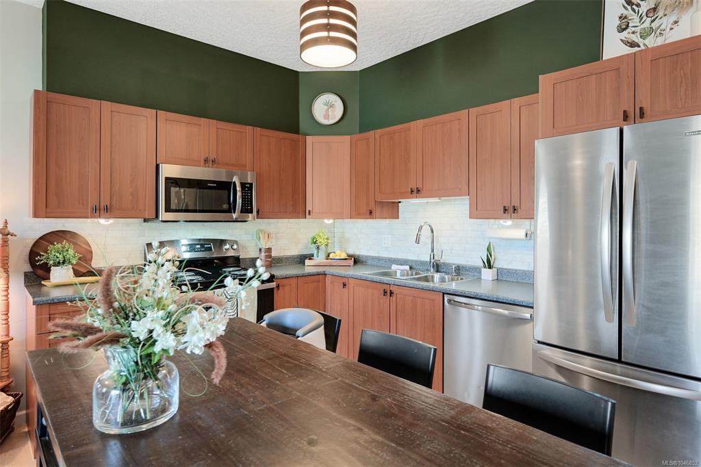 383 Wale Rd, 1046852, BC,