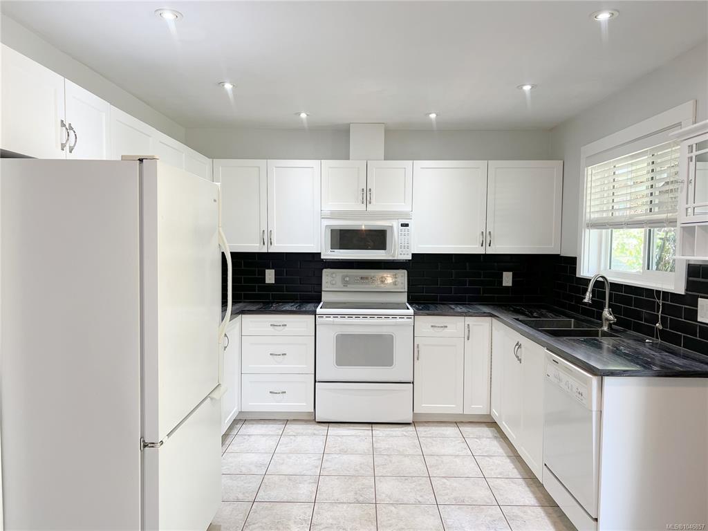 Fifth View of 492 Cedar Cres, Gold River, BC, V0P 1G0