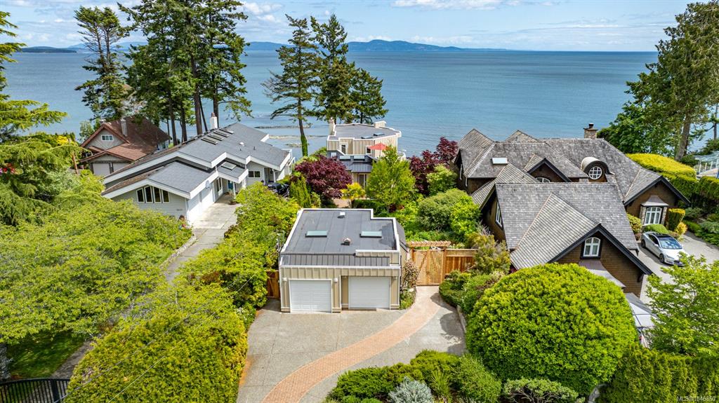 Second View of 5267 Parker Ave, Saanich, BC, V8Y 2N1