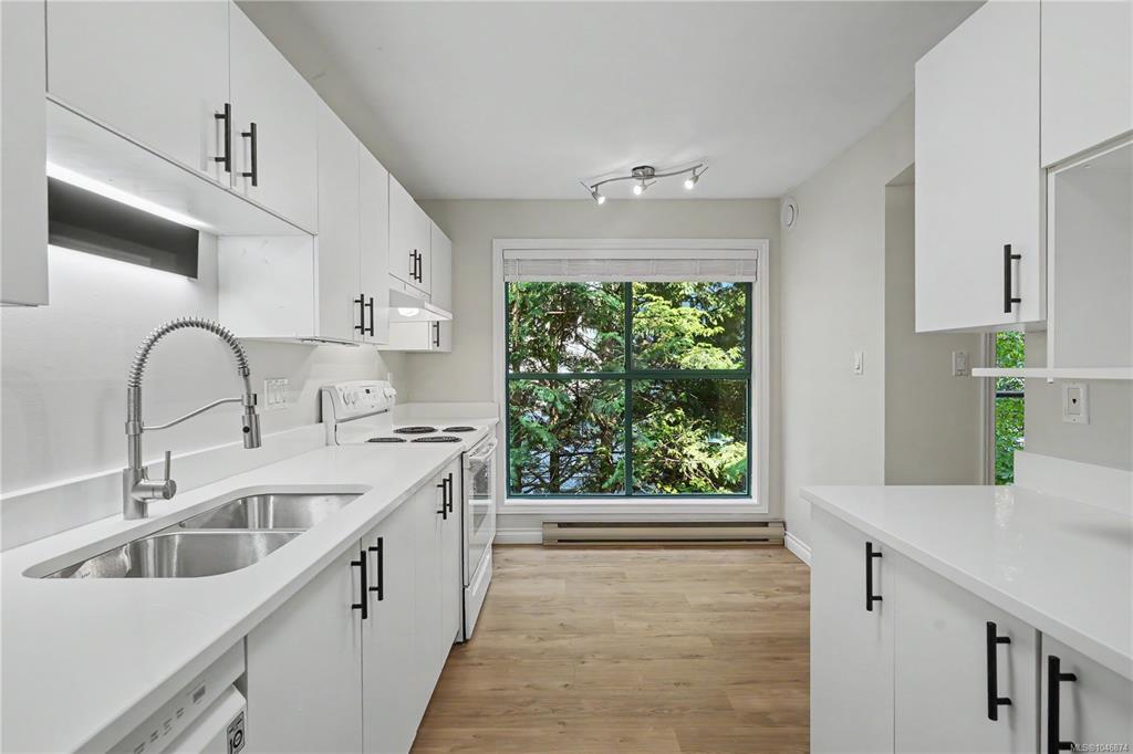 Fourth View of 1190 View St, Victoria, BC, V8V 5J2