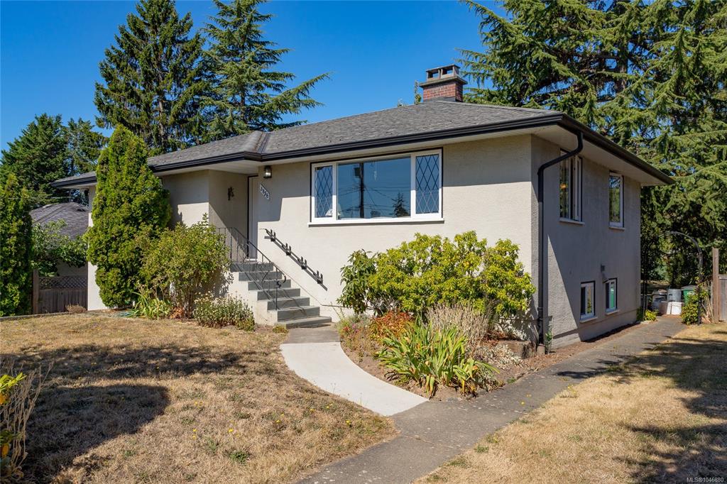 Third View of 3856 Diamond St, Saanich, BC, V8Z 3X4