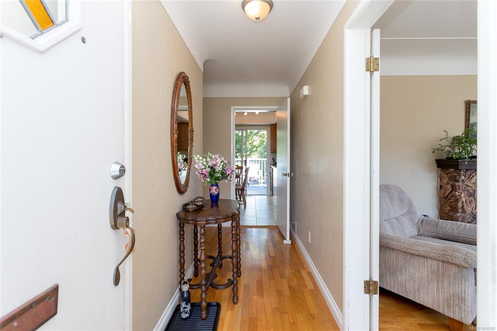 Fourth View of 3856 Diamond St, Saanich, BC, V8Z 3X4