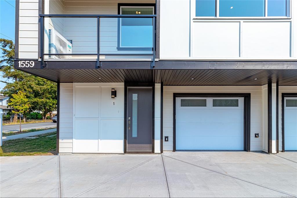 Third View of 1559 Ash Rd, Saanich, BC, V8N 2S9