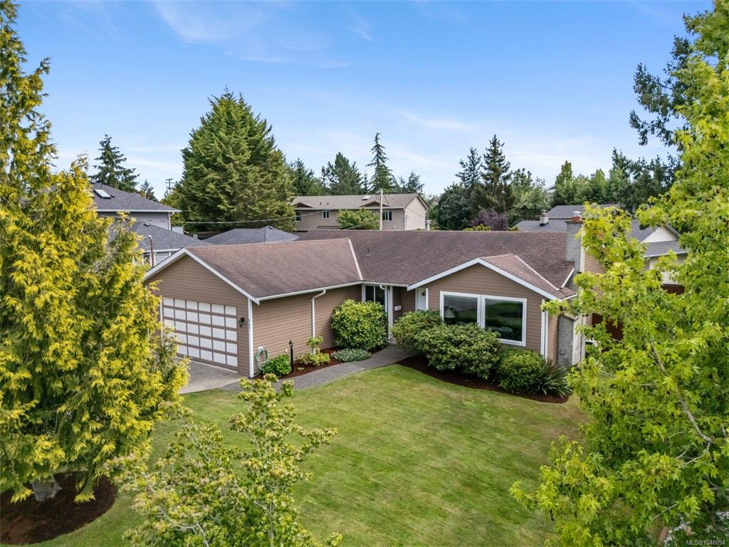 Second View of 547 Normandy Rd, Saanich, BC, V8Z 3J3