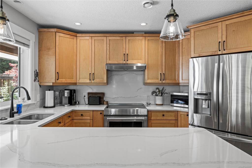 Fourth View of 536 Cook St, Ladysmith, BC, V9G 1A1